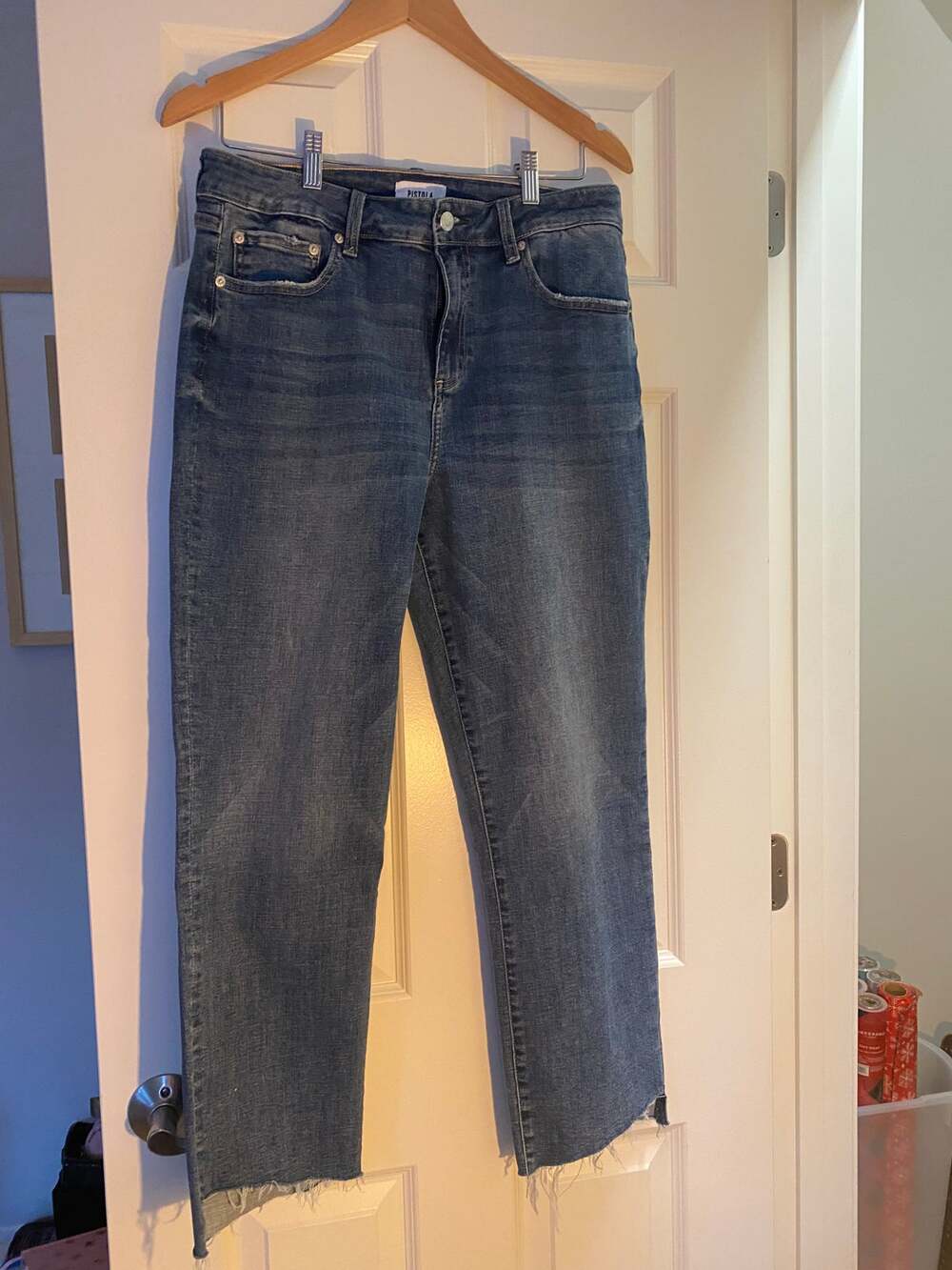 Pistola Jeans Distressed hem Size 32